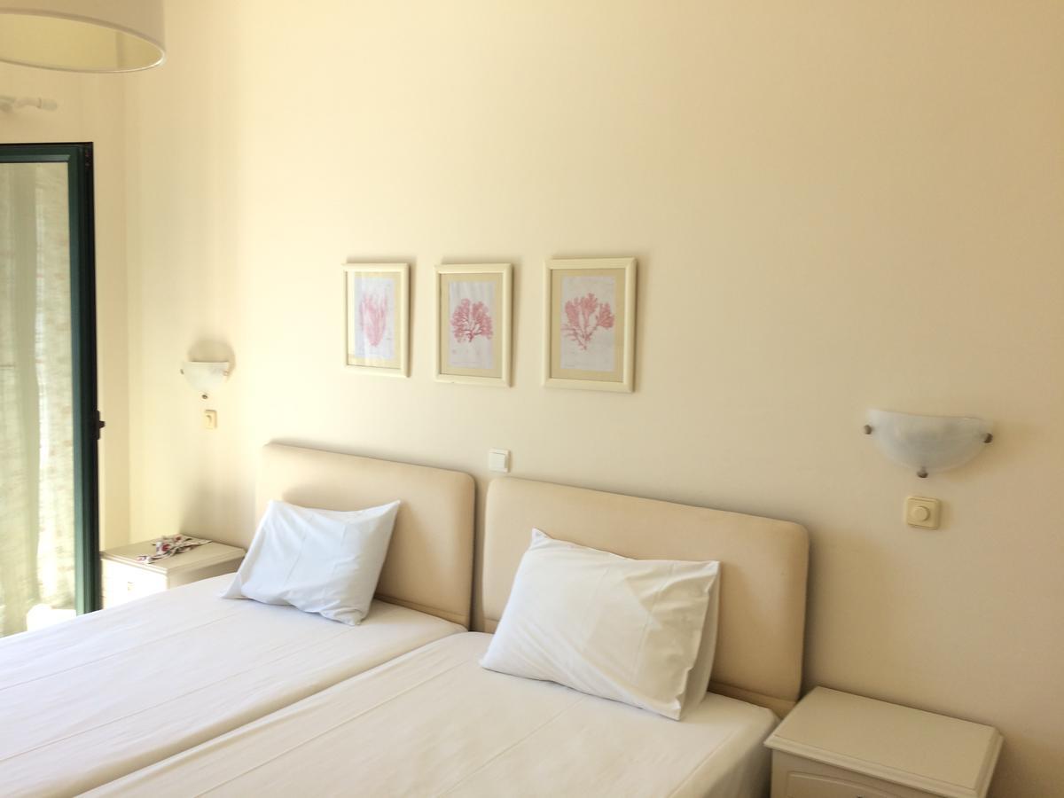 Les Sirenes Kardamili Hotell Exteriör bild