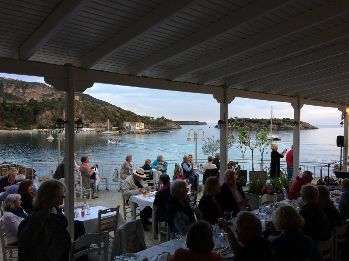 Les Sirenes Kardamili Hotell Exteriör bild